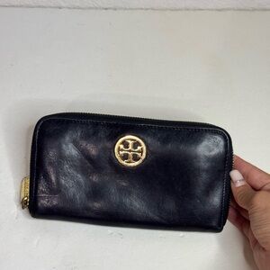 Tory Burch Carson Zip Continental Wallet - Black
